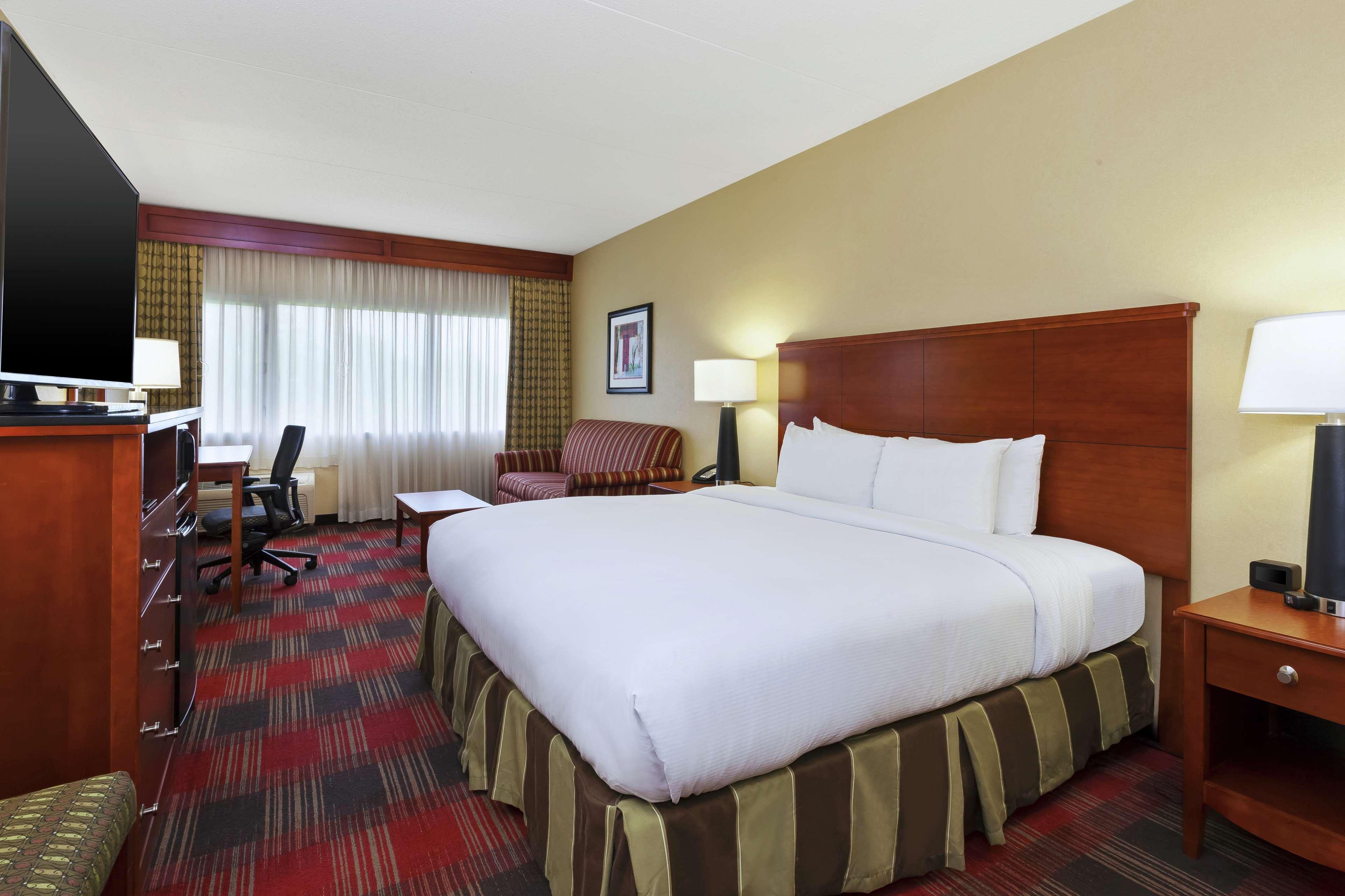 Doubletree By Hilton Holland Exterior foto